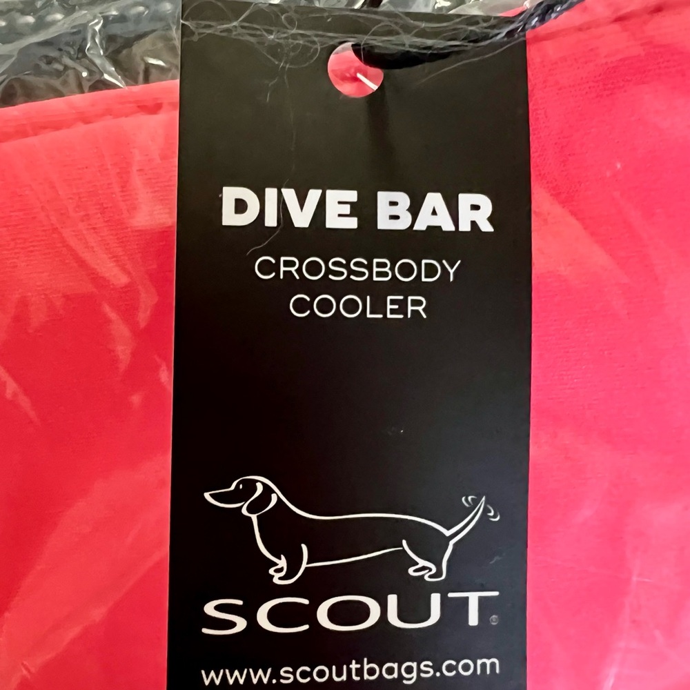 Scout Dive Bar Crossbody Cooler - Picture 3 of 4